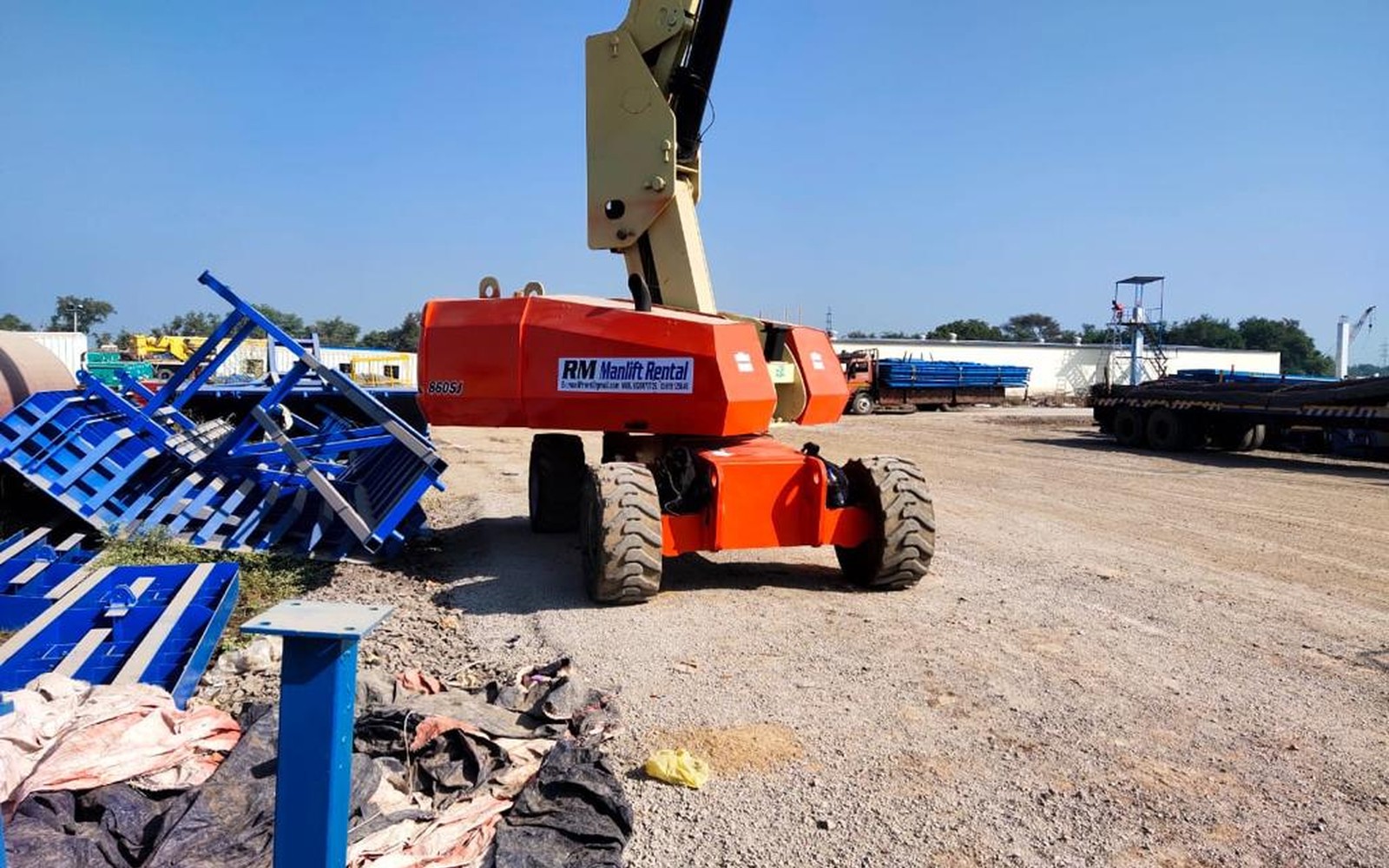 482094_25 135 Foot Boom Lift