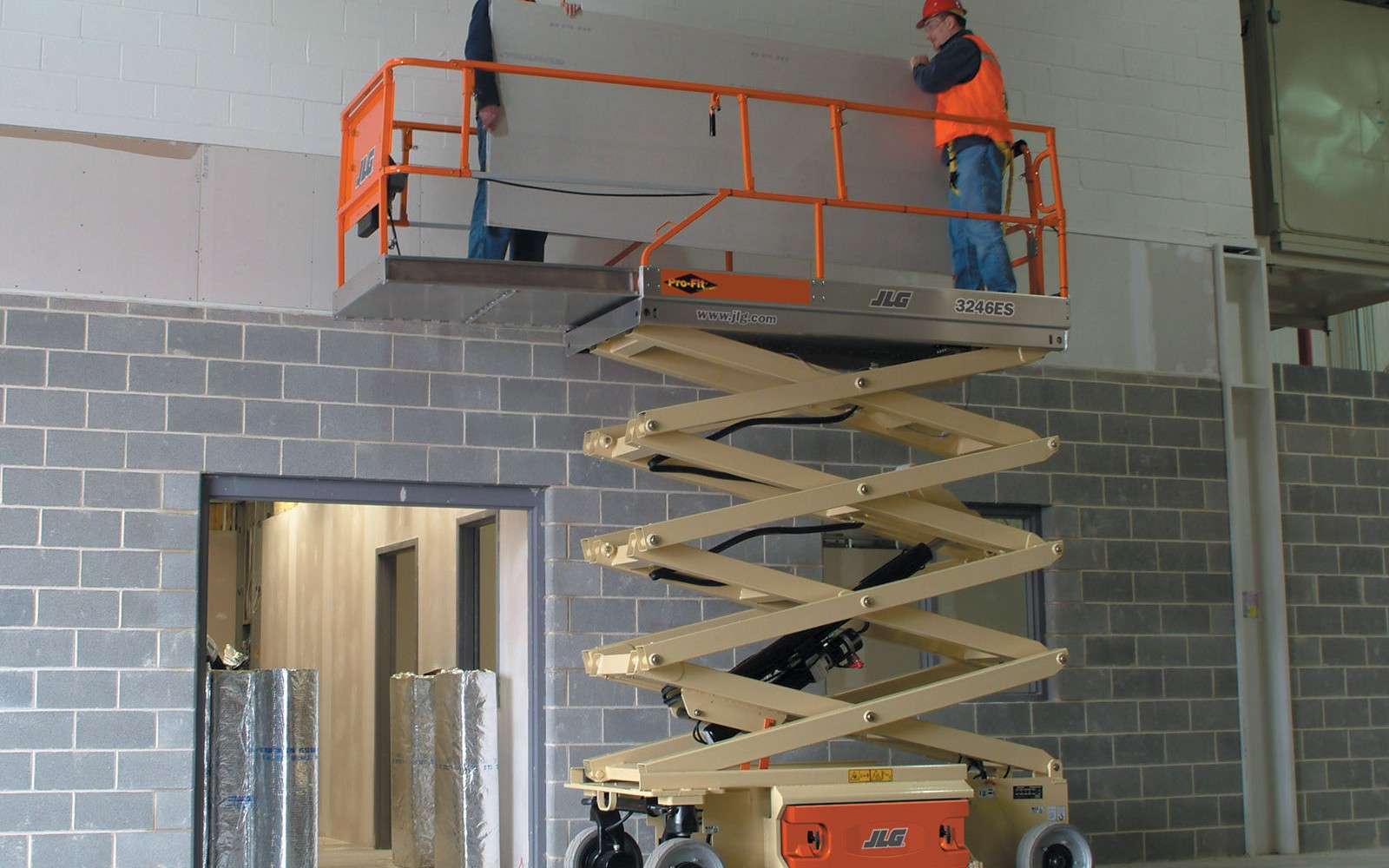 485978_25 32 Foot Scissor Lift