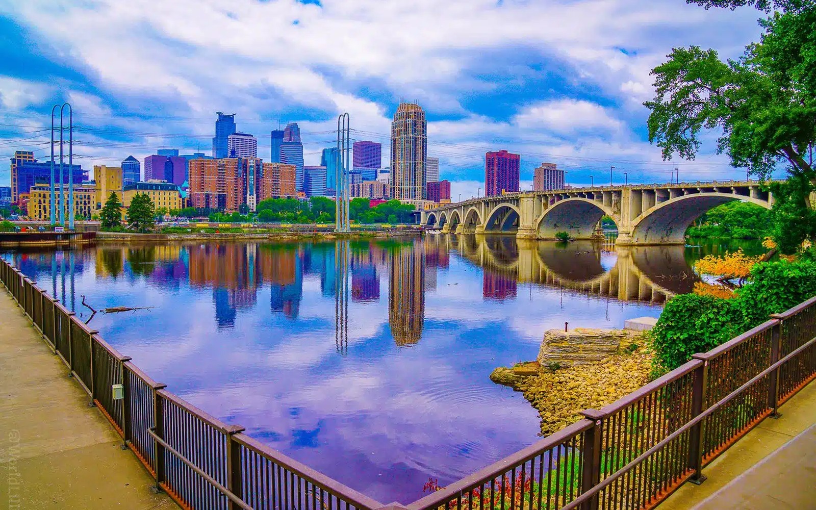 482094_25 Minneapolis Mn